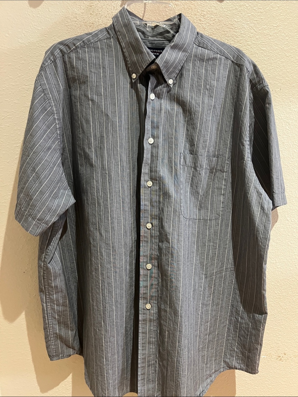 Roundtree & Yorke Gray Pinstripe Short-Sleeve Button-Down Shirt